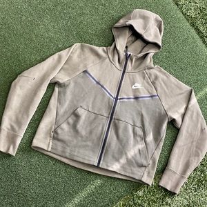 WOMEN’S NIKE TECH FLEECE